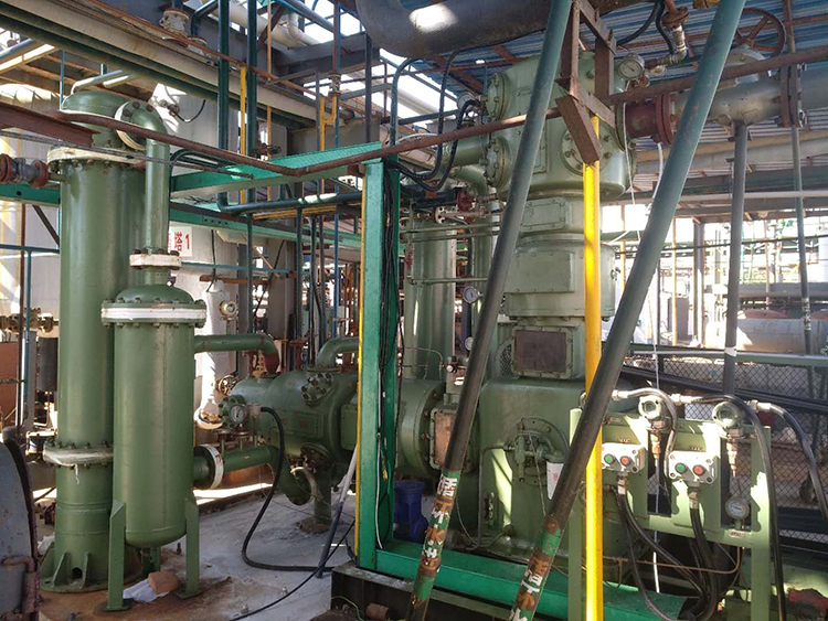 氯化氫個二氧化硫混合氣體壓縮機現(xiàn)場